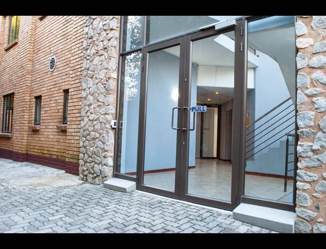 658M² OFFICE FOR SALE IN MIDRIDGE PARK